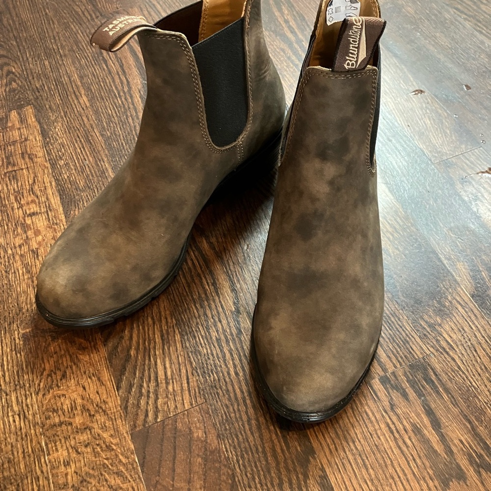 Blundstone Women's Distressed Brown Ankle Boots